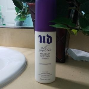 Urban Decay all nighter setting spray